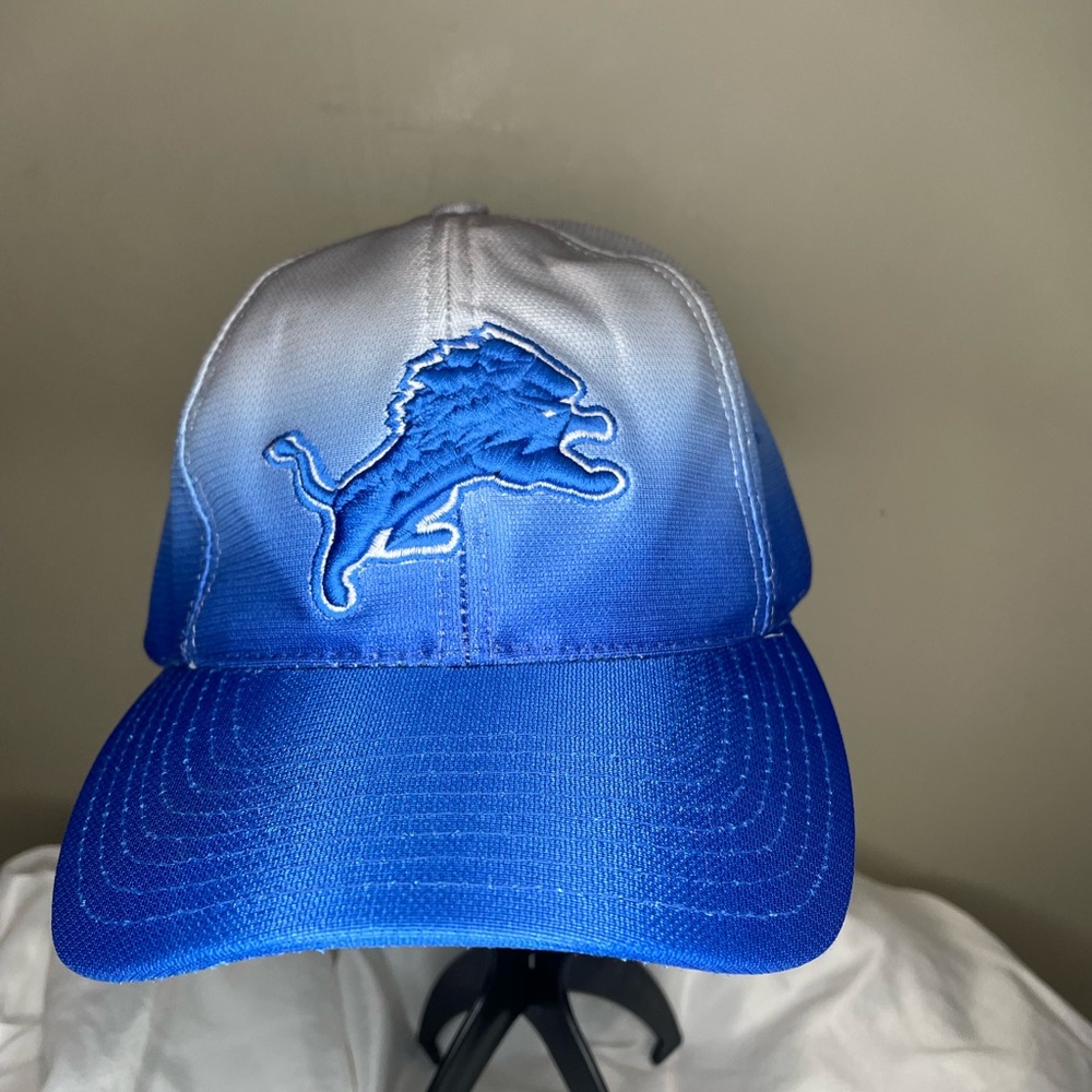 Blue Gradient Men's Hat